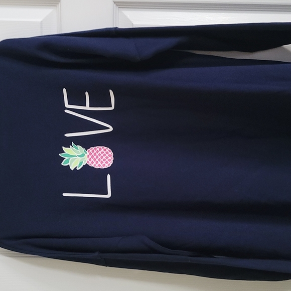 Large Crown & Ivy Navy Pineapple Love Sweatshirt New with tags! - Picture 4 of 6